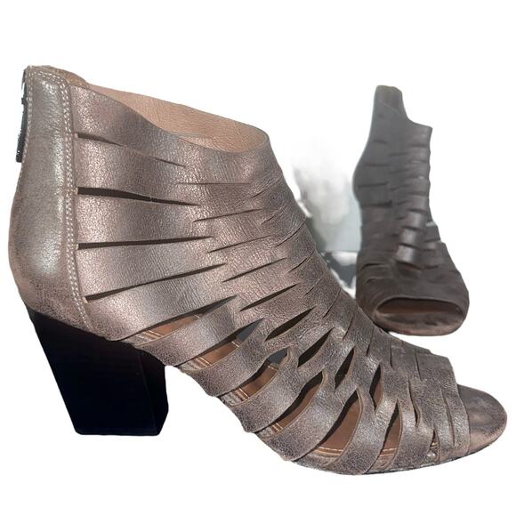 Donald J Pliner Size 9.5 Brown Leather Sandals Block Heel Peep Toe Cutout – Read - Picture 1 of 10